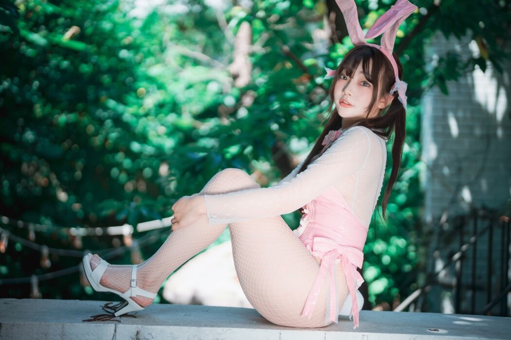 DJAWA Newbom – The Year of the Pink Bunny S.Ver