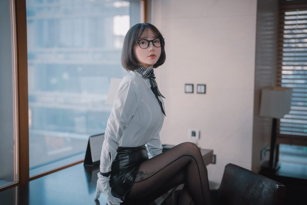 DJAWA Son Ye-Eun 손예은 Naughty Supervisor