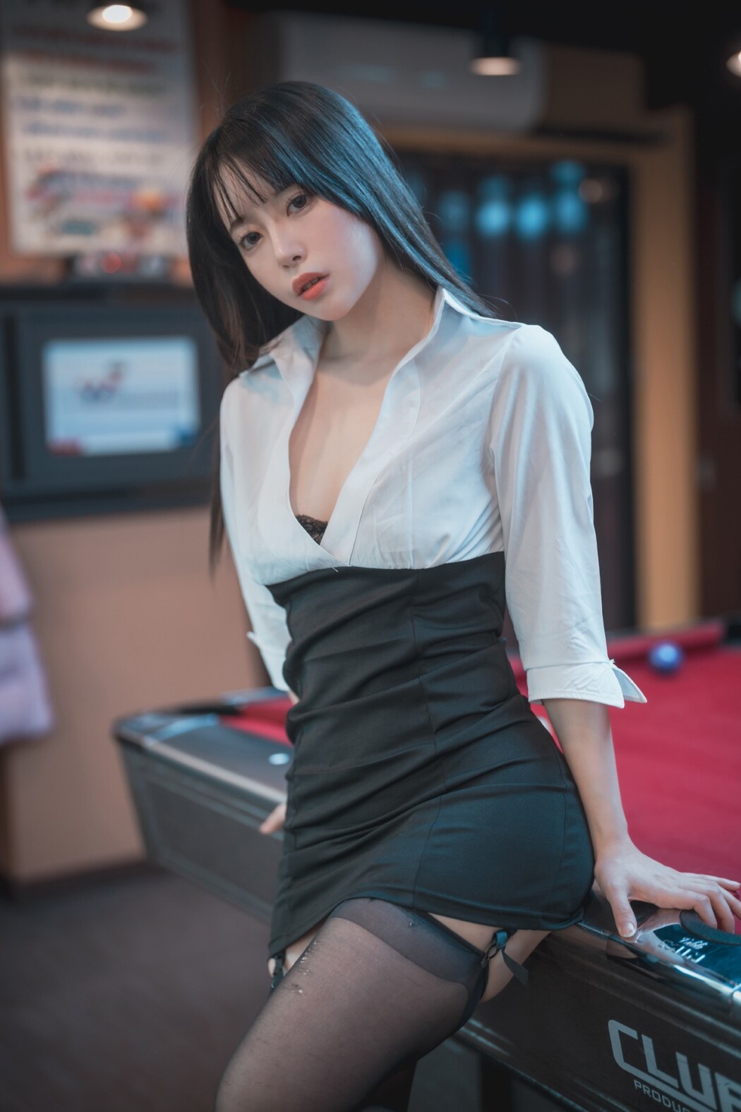DJAWA ZziZzi – Billiards Girl Office Look