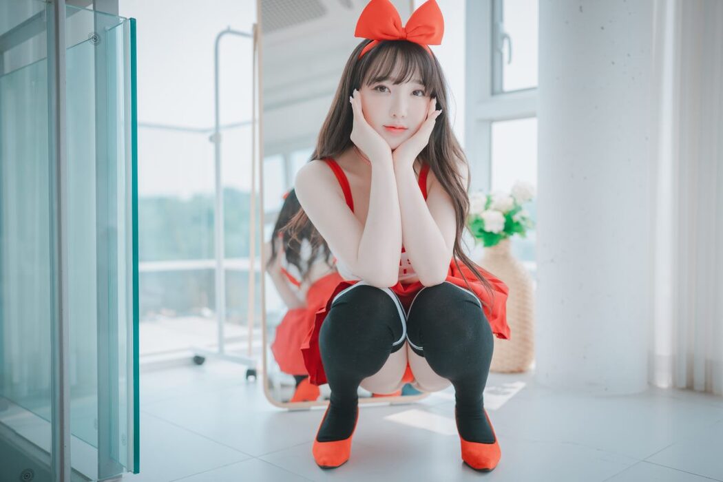 DJAWA Son Ye-Eun 손예은 Strawbeery Girl