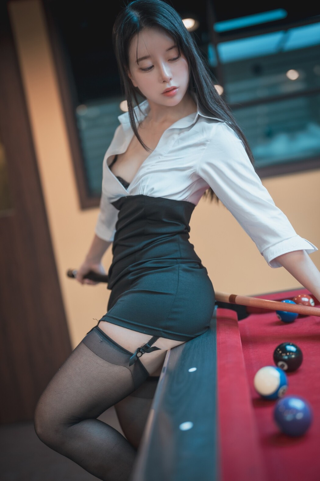 DJAWA ZziZzi – Billiards Girl Office Look