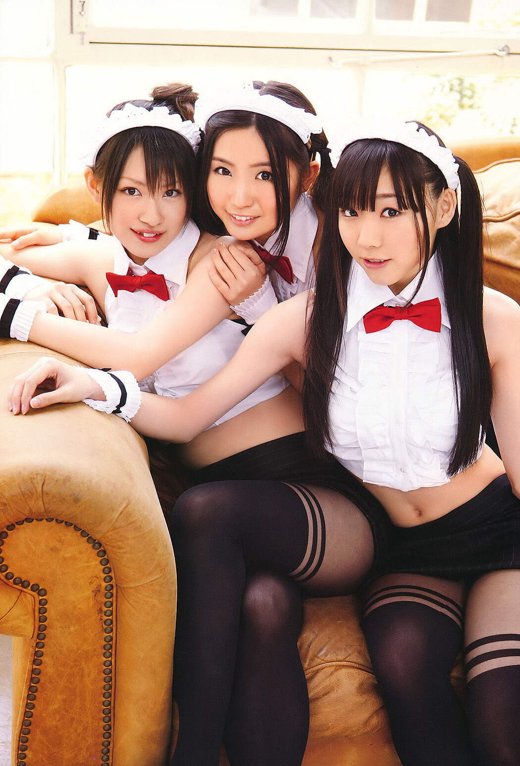 Rina Koike 小池里奈, Young Animal 2011 No.12 (ヤングアニマル 2011年12号)