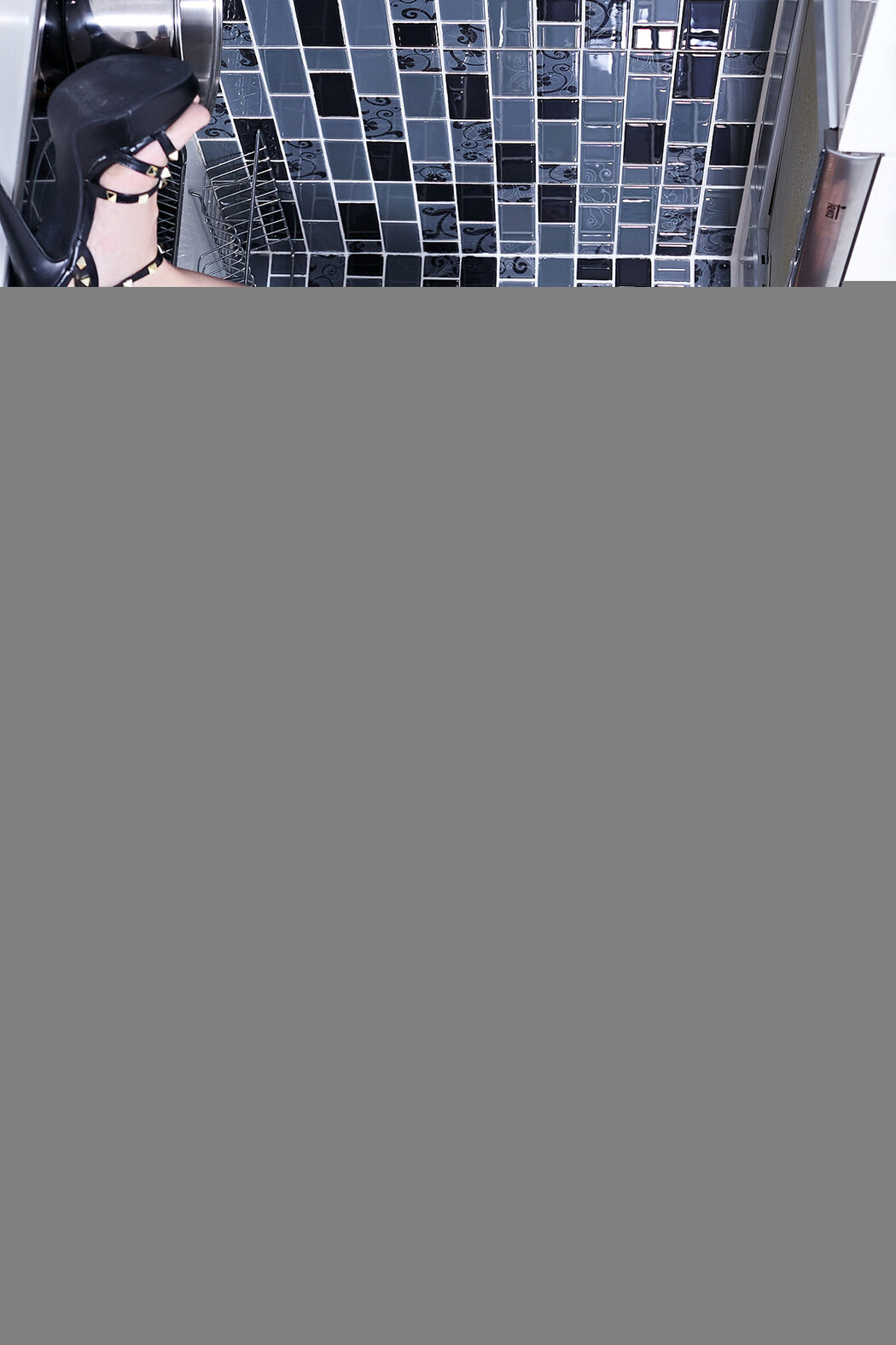 Olivia The Black Alley Photobook Set.11