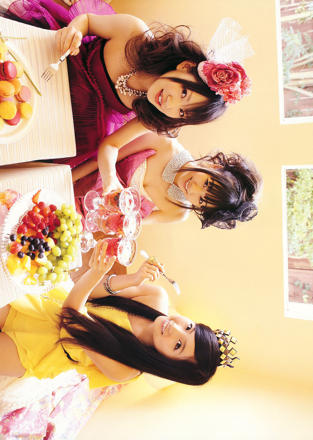 Rina Koike 小池里奈, Young Animal 2011 No.12 (ヤングアニマル 2011年12号)