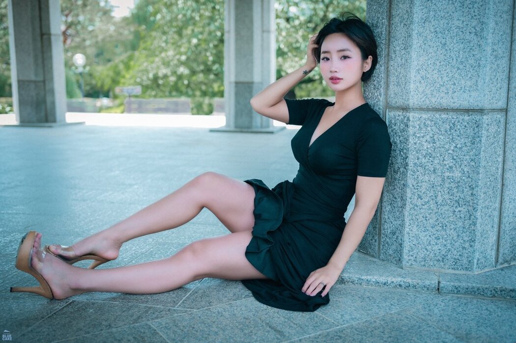 BLUECAKE Booty Queen – Walk In The Park