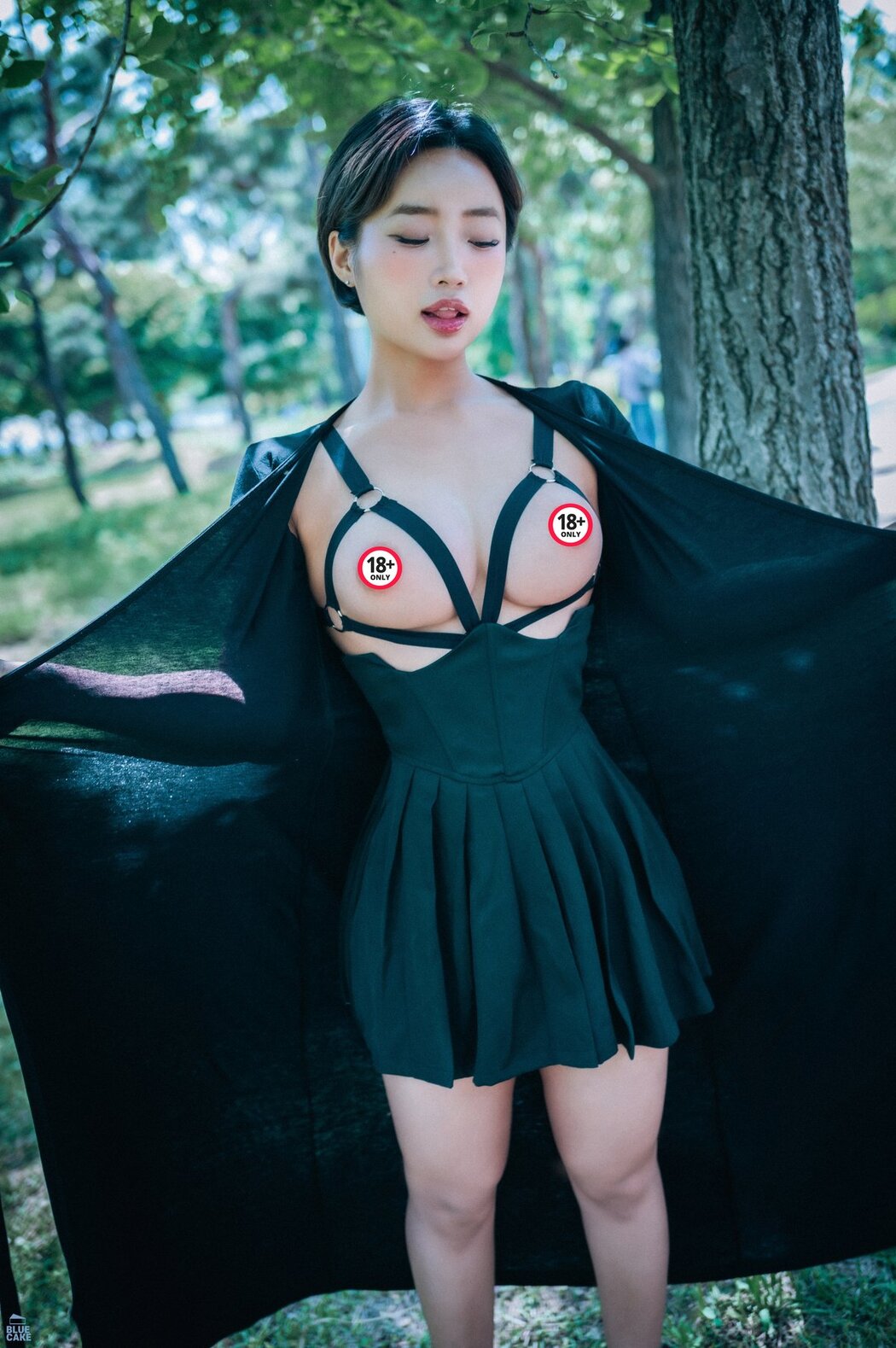 BLUECAKE Booty Queen – Walk In The Park