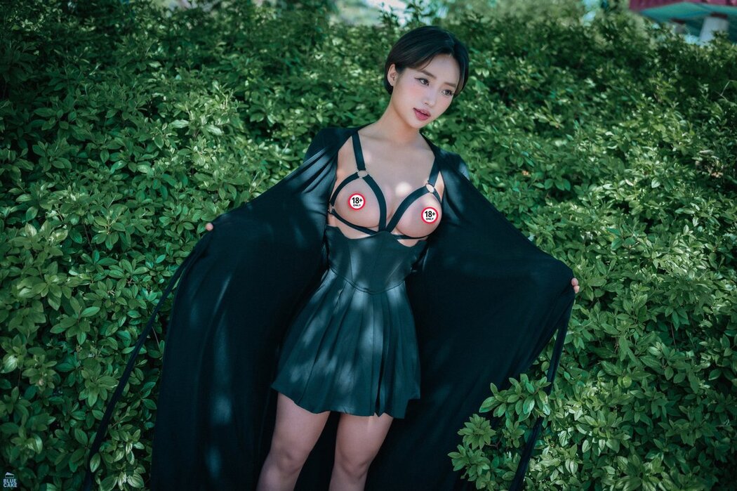 BLUECAKE Booty Queen – Walk In The Park