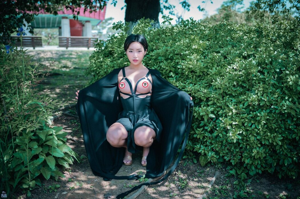 BLUECAKE Booty Queen – Walk In The Park
