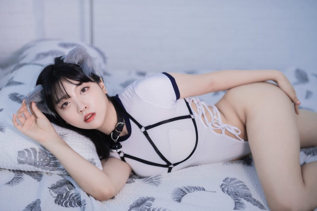 BlueCake Song Hana – Vol.017 Strange Cat