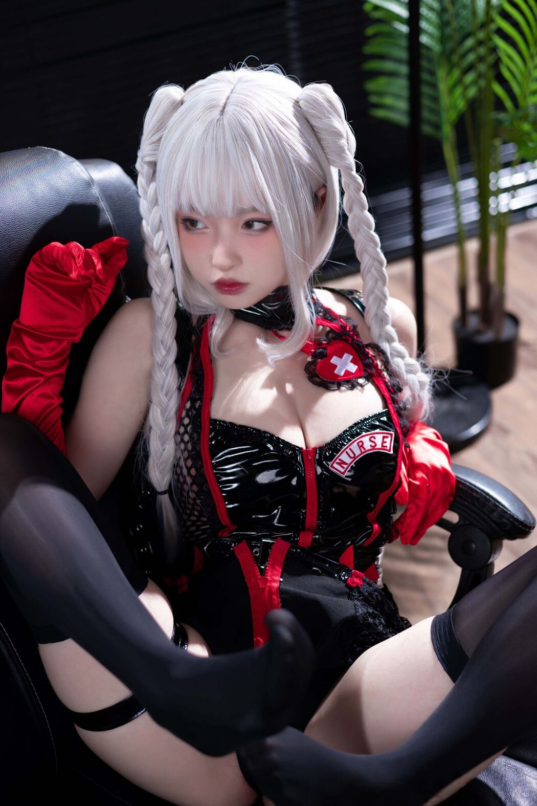 Coser@清水由乃 – 白发护士 (58P – 1V)
