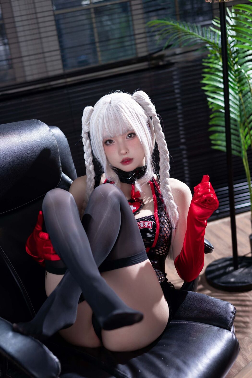 Coser@清水由乃 – 白发护士 (58P – 1V)