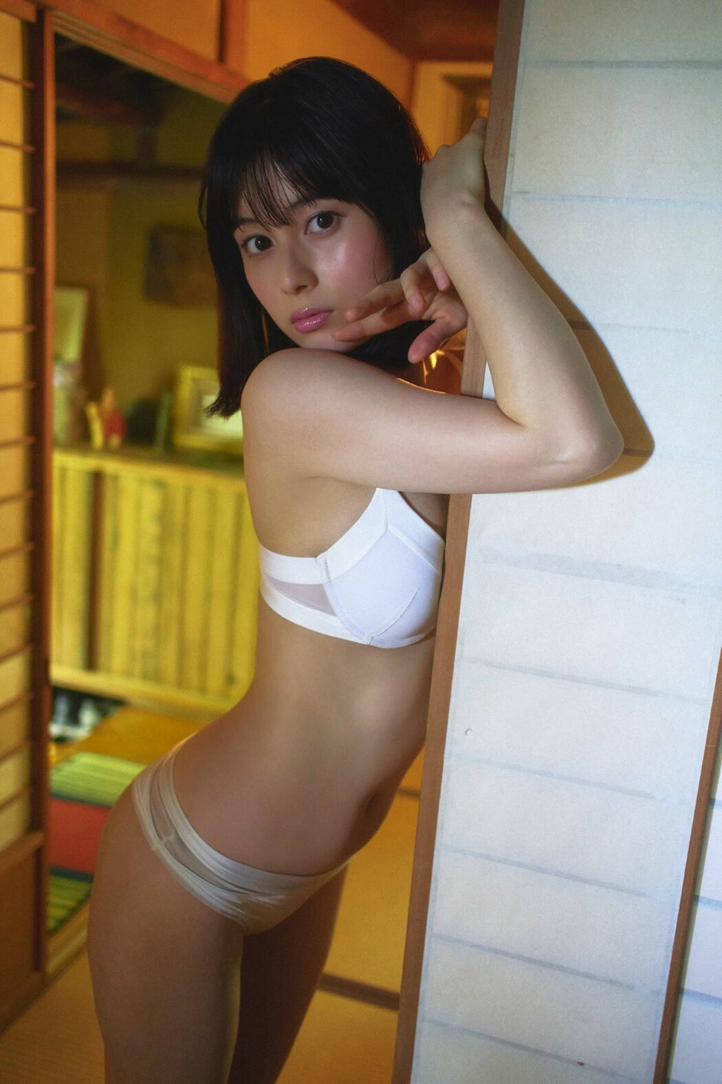 Flash 2022.12.13 No.1669 上西怜 岸明日香 中川美優 華村あすか 笹岡郁未 春名美波 藤木由貴 大久保桜子
