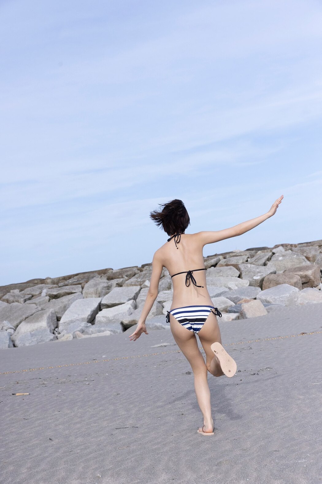 FLASH Photobook 2022-12-27 Mio Kudo 工藤美桜 – Secret Summer Vacation