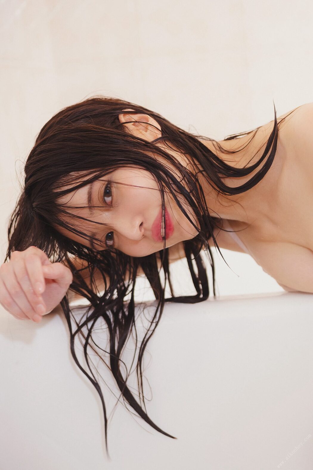 FLASH Photobook 2022-05-24 Sayaka Nitori 似鳥沙也加 – Leave yourself at night Part 2 夜に身を任せて 後編 B