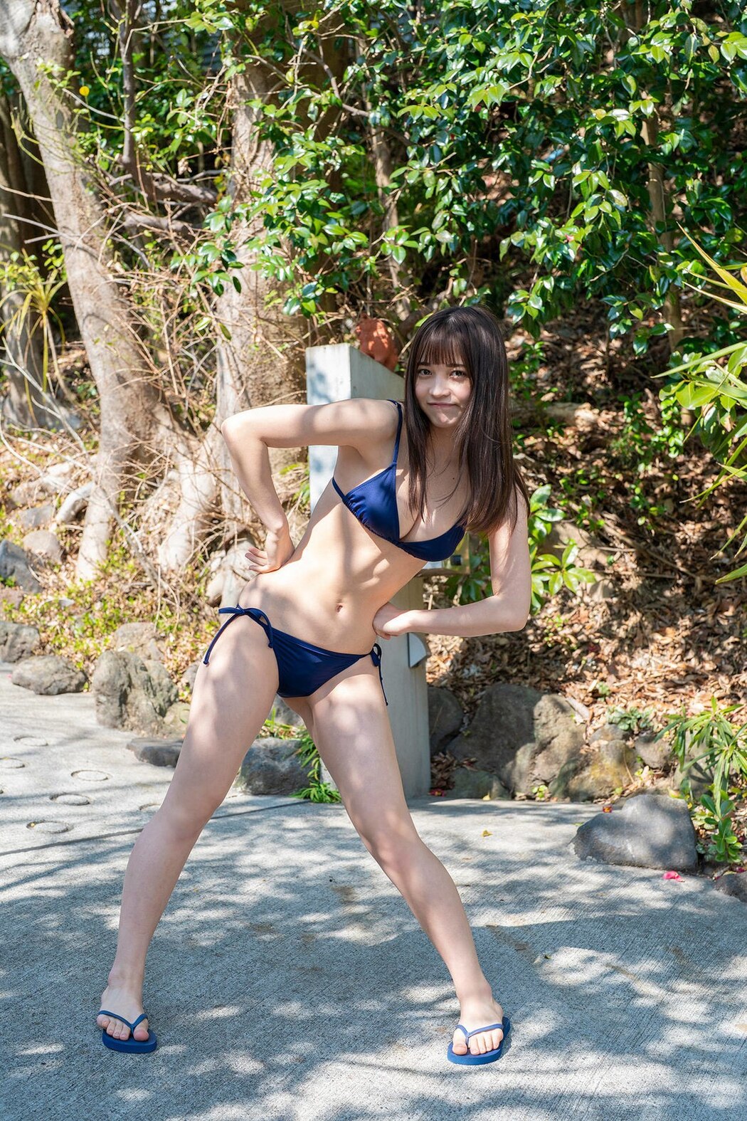 FLASH Photobook 2022-05-31 Nanako Kurosaki 黒嵜菜々子 – The Last Uniform