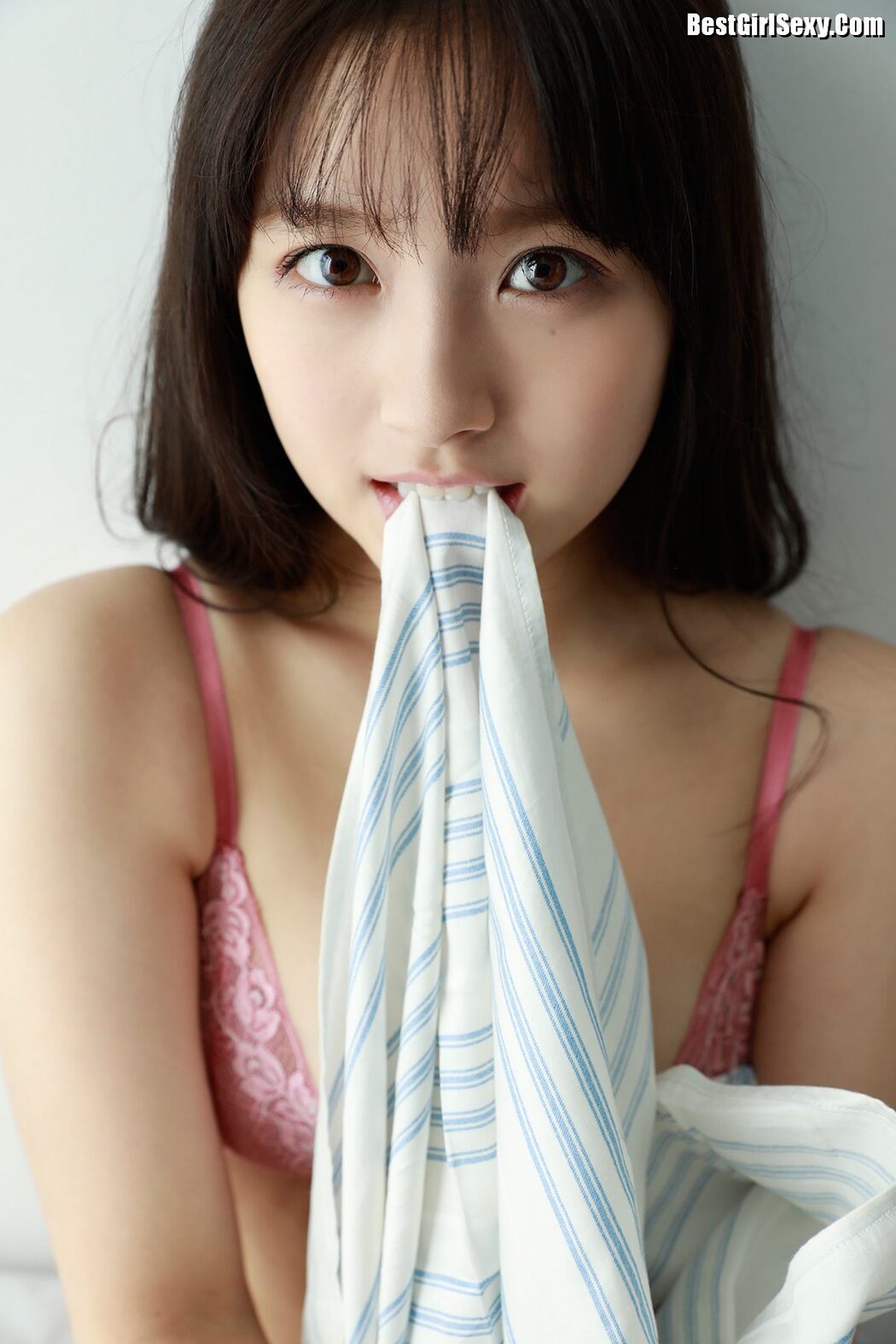 FLASH Owada Nana 大和田南那 – When I Want To Stretch