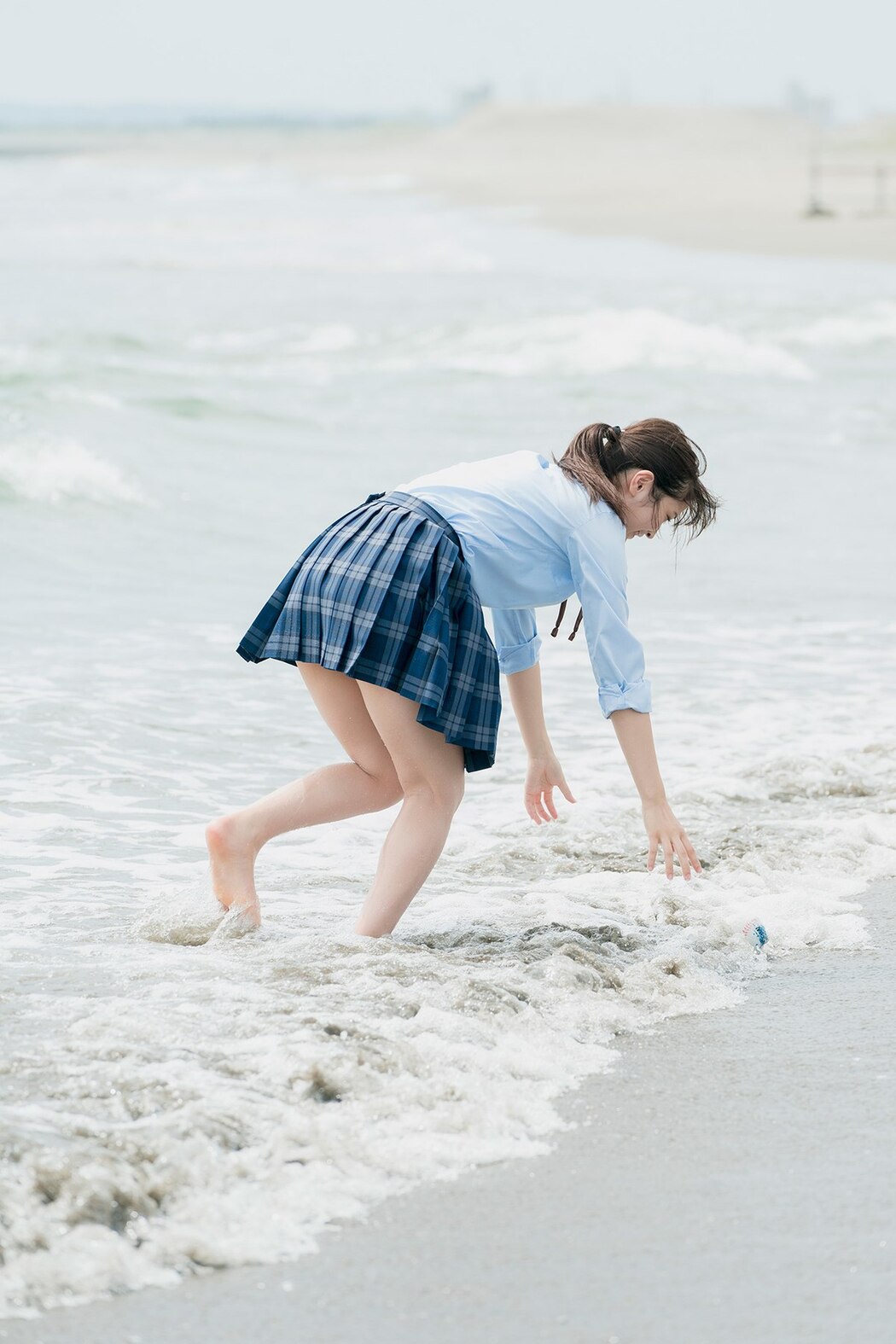 FLASH Photobook 2021-12-21 Nanako Kurosaki 黒嵜菜々子 – Youth Shiyokka Summer memories