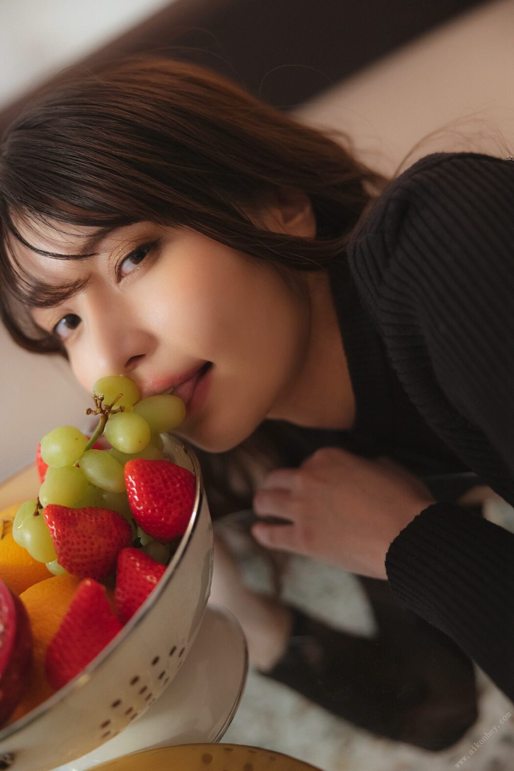 FLASH Photobook 2022-05-24 Sayaka Nitori 似鳥沙也加 – Leave yourself at night Part 2 夜に身を任せて 後編 A