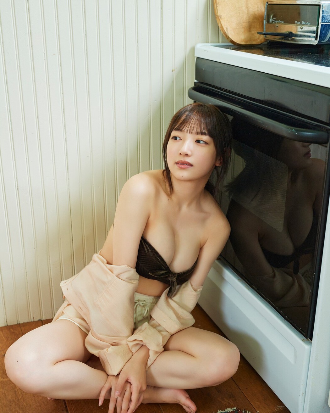 FLASH Photobook 2022-10-18 Futa Sakaguchi 坂口風詩 – Fell In Love Again