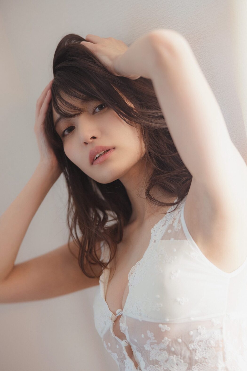 FLASH Photobook 2022-05-24 Sayaka Nitori 似鳥沙也加 – Leave yourself at night Part 2 夜に身を任せて 後編 B