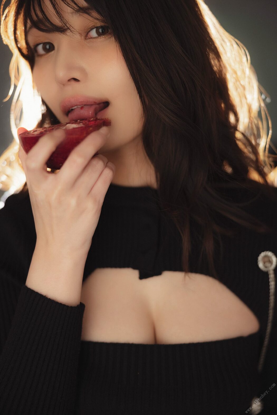 FLASH Photobook 2022-05-24 Sayaka Nitori 似鳥沙也加 – Leave yourself at night Part 2 夜に身を任せて 後編 A