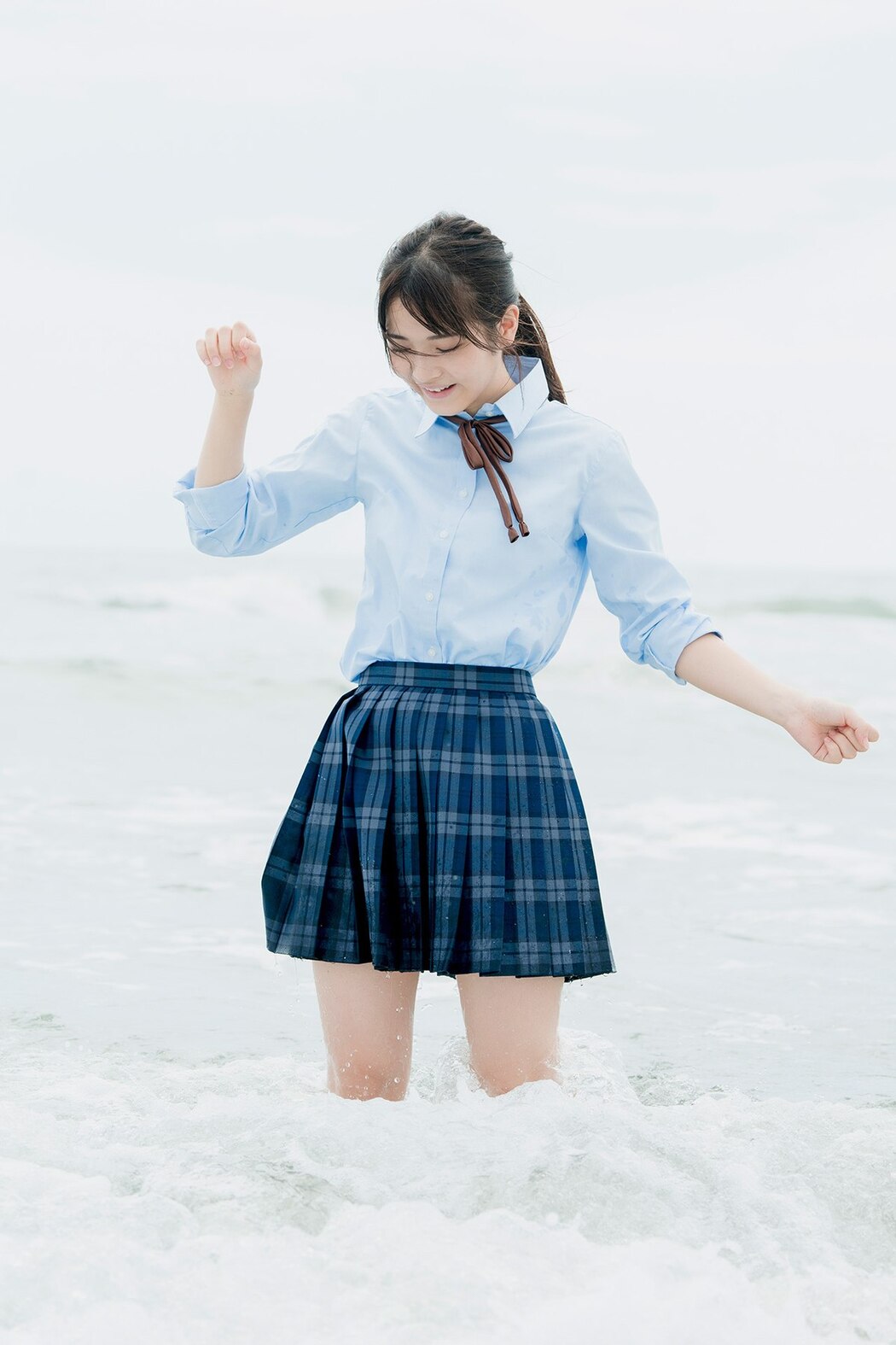 FLASH Photobook 2021-12-21 Nanako Kurosaki 黒嵜菜々子 – Youth Shiyokka Summer memories