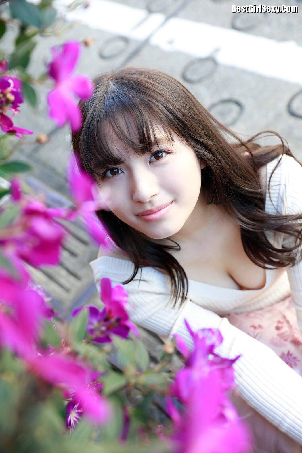 FLASH Owada Nana 大和田南那 – When I Want To Stretch