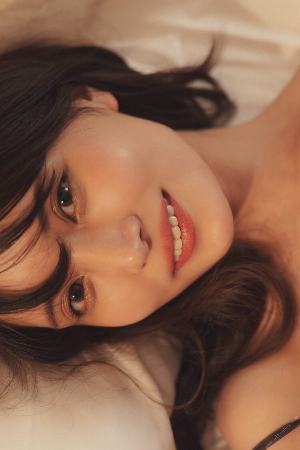 FLASH Photobook 2022-05-24 Sayaka Nitori 似鳥沙也加 – Leave yourself at night Part 1 夜に身を任せて 前編 B
