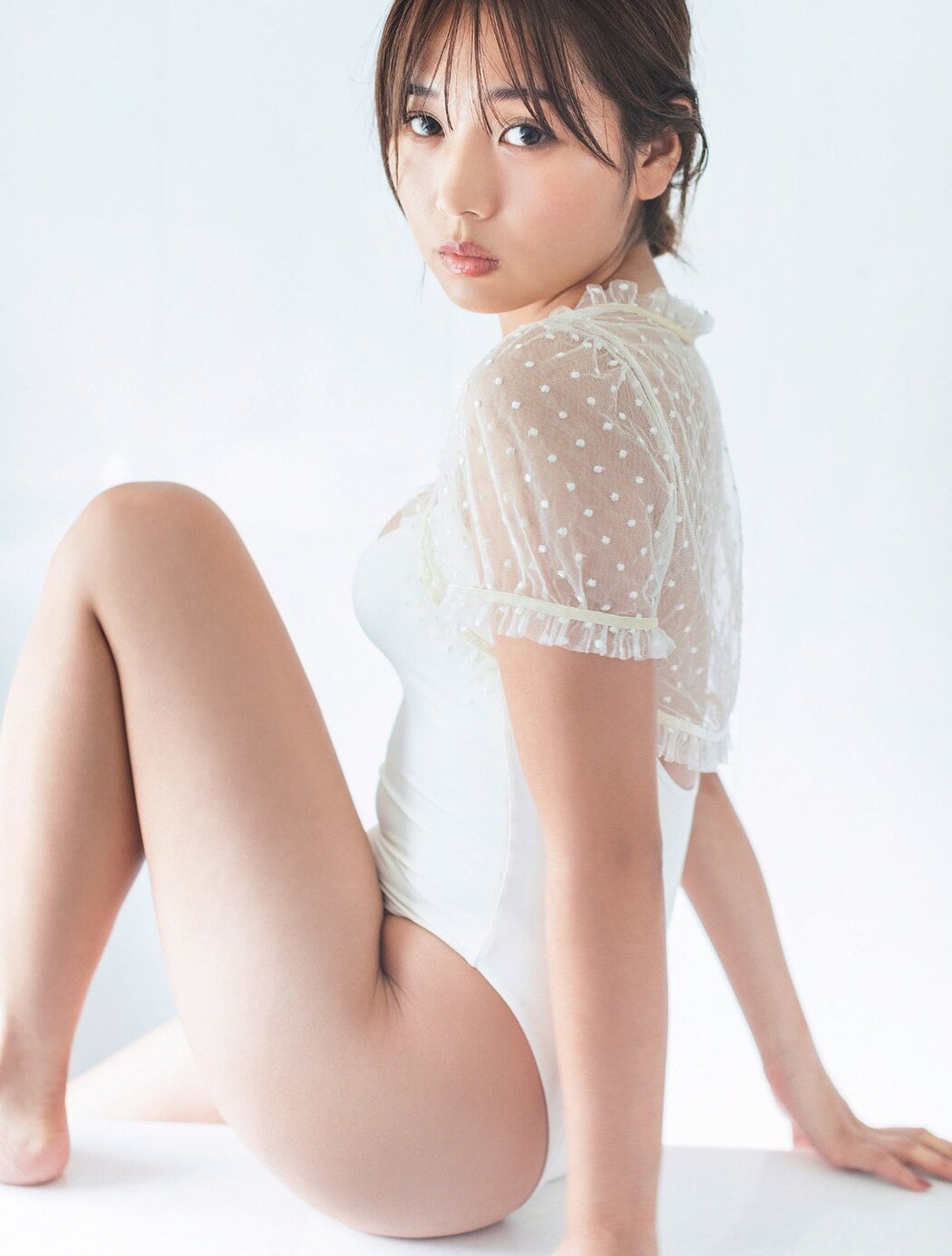 FLASH 2023.10.17-24 森元流那 新藤まなみ 吉澤遥奈 鈴原すず 風吹ケイ 斎藤恭代 込山榛香 山手梨愛