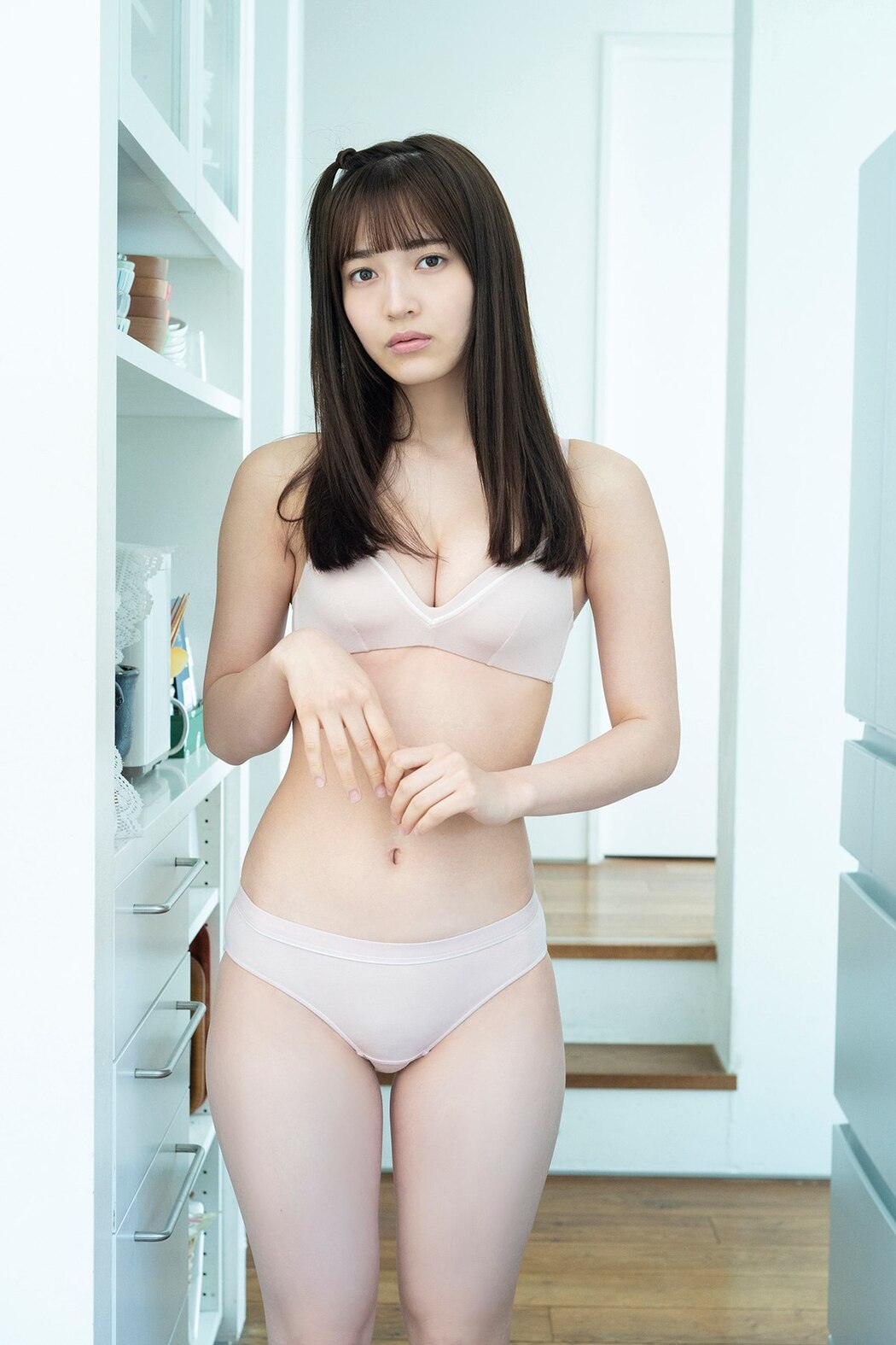 FLASH Photobook 2022-05-31 Nanako Kurosaki 黒嵜菜々子 – The Last Uniform