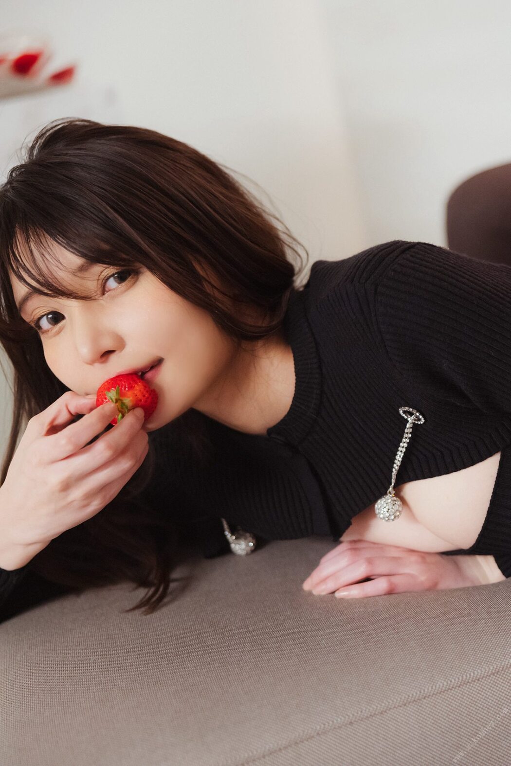 FLASH Photobook 2022-05-24 Sayaka Nitori 似鳥沙也加 – Leave yourself at night Part 2 夜に身を任せて 後編 A