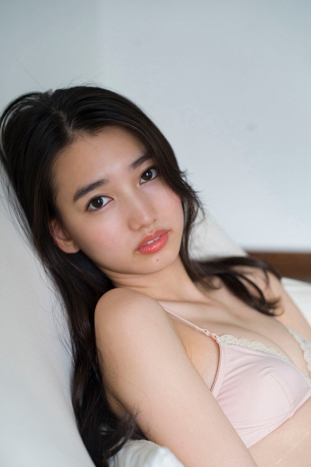 FLASH Digital Photobook 2020.02.28 Rena Kuroki 黒木麗奈 – The Secret Of The Young Lady Golfer