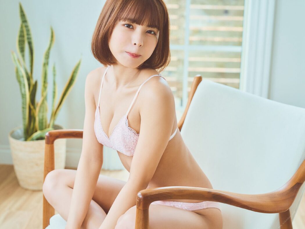 FLASH Photobook 2022-05-13 Amisa Miyazaki 宮崎あみさ Little devil girlfriend 小悪魔な彼女