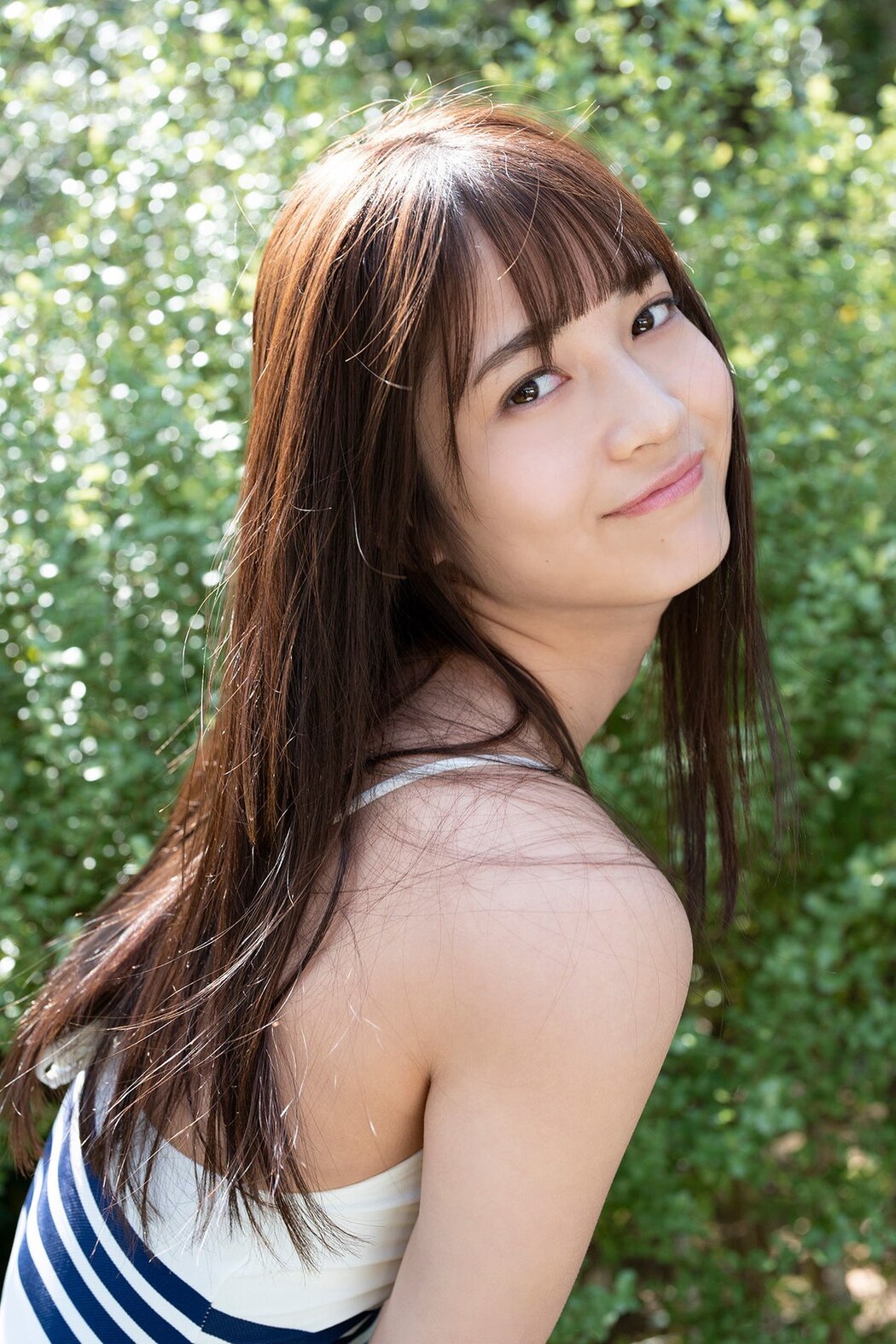FLASH Photobook 2022-05-31 Nanako Kurosaki 黒嵜菜々子 – The Last Uniform