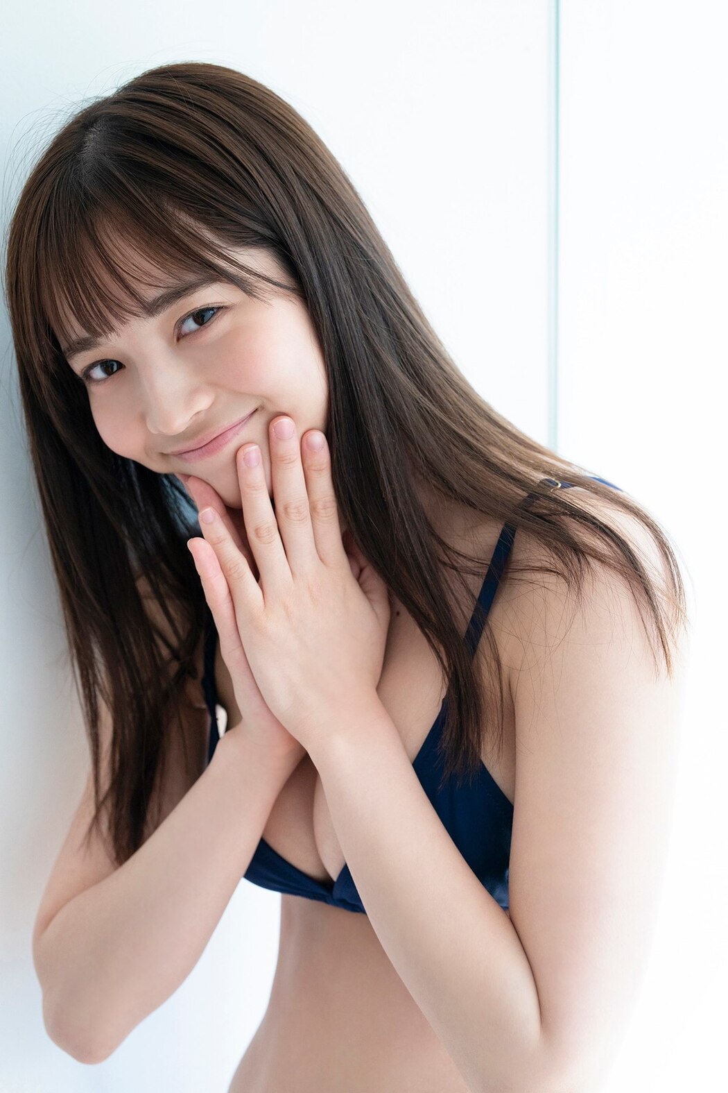 FLASH Photobook 2022-05-31 Nanako Kurosaki 黒嵜菜々子 – The Last Uniform
