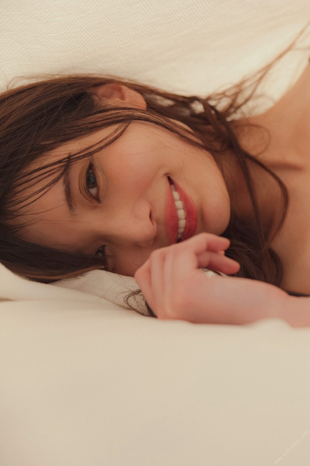 FLASH Photobook 2022-05-24 Sayaka Nitori 似鳥沙也加 – Leave yourself at night Part 1 夜に身を任せて 前編 B