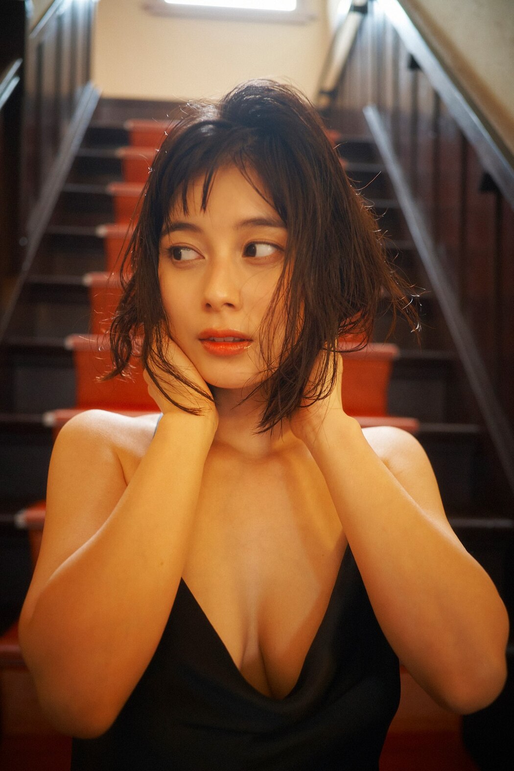 FLASH Photobook 2022-10-25 Sakurako Okubo 大久保桜子 – Gorgeously Summer