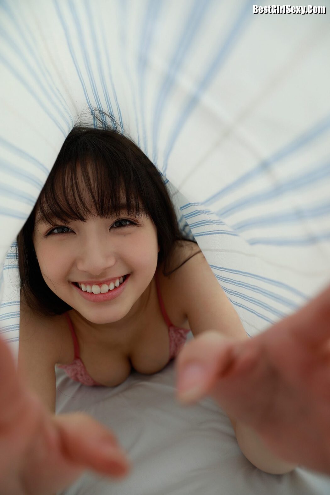FLASH Owada Nana 大和田南那 – When I Want To Stretch