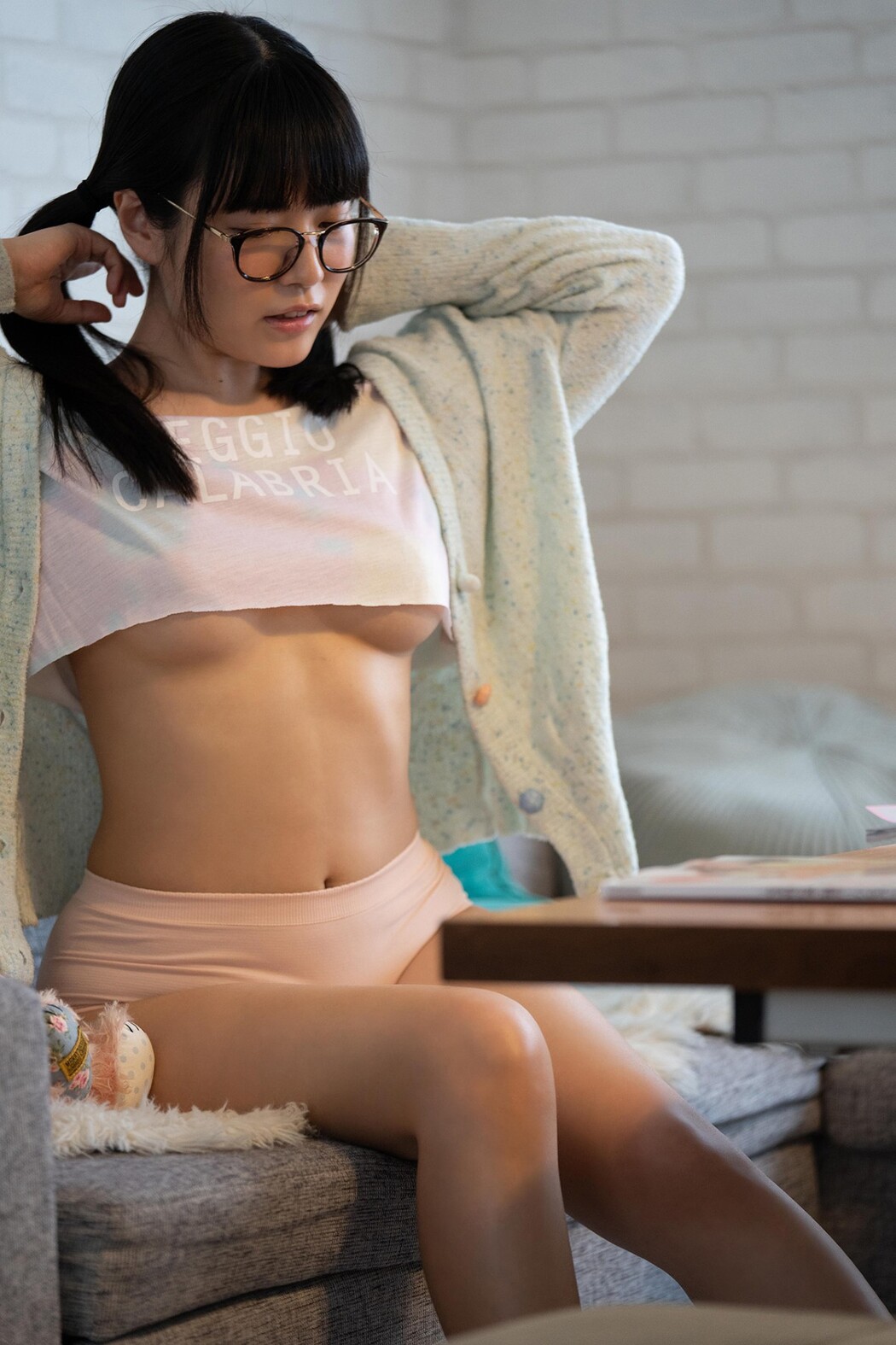 FLASH Photobook 2022-11-01 Umi Shinonome 東雲うみ – Private Observation