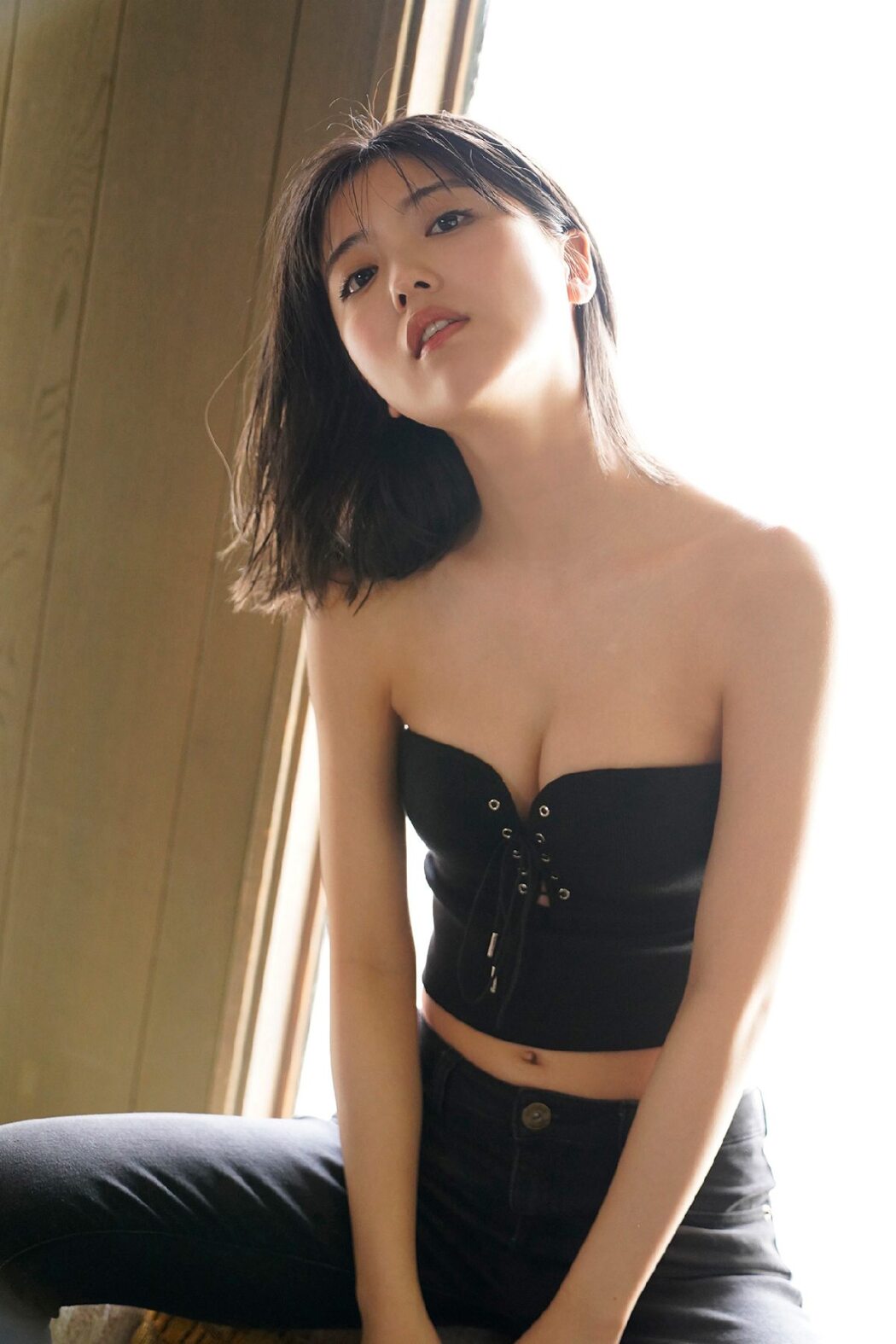 FLASH Photobook 2022-05-31 Mio Kudo 工藤美桜 – Early Summer Luster 初夏の艶