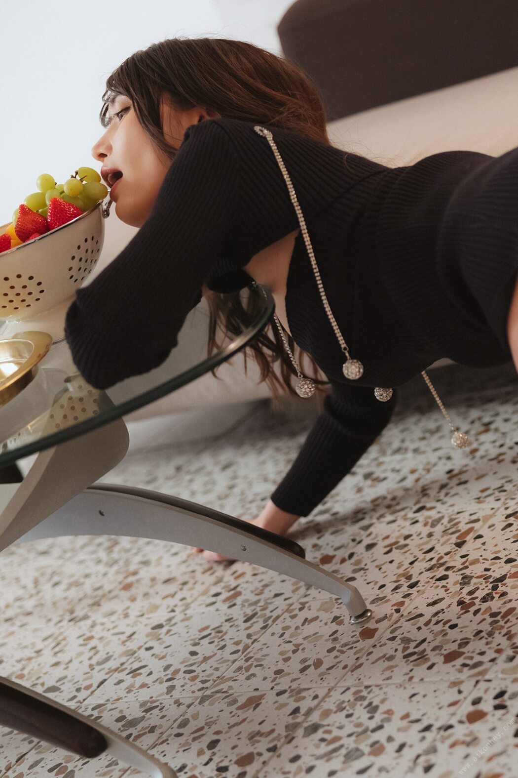FLASH Photobook 2022-05-24 Sayaka Nitori 似鳥沙也加 – Leave yourself at night Part 2 夜に身を任せて 後編 A