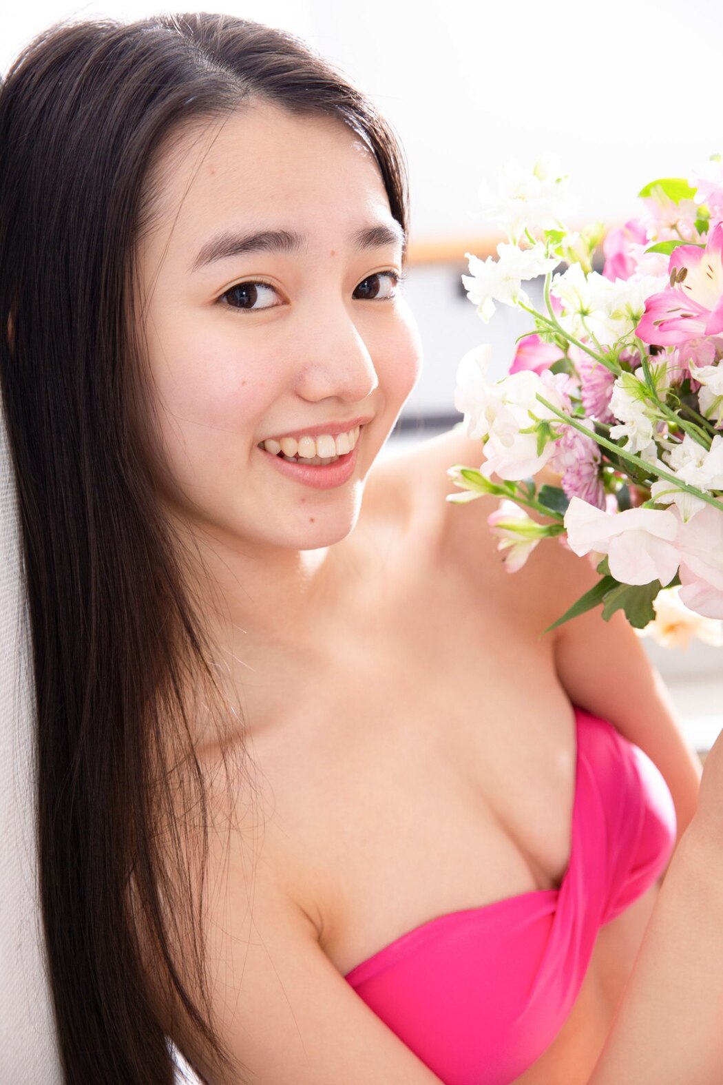 FLASH Photobook Rena Kuroki 黒木麗奈 – The Last Uniform