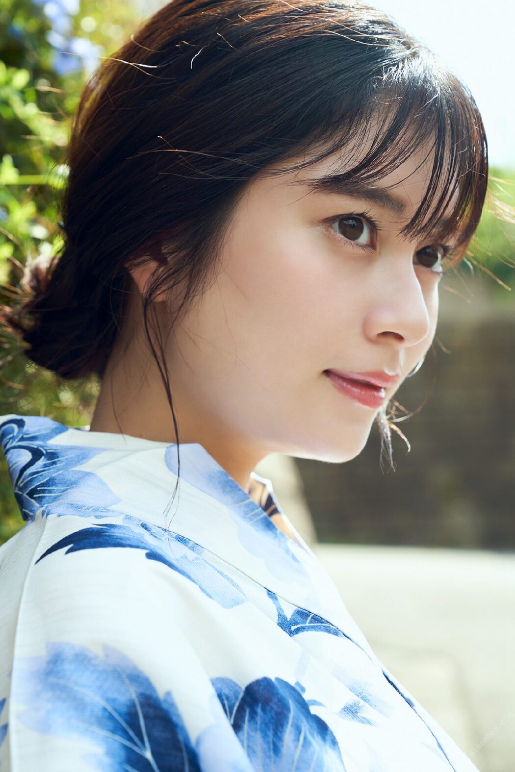 Platinum FLASH Photobook 2021-09-10 Sakurako Okubo 大久保桜子 – Glitter, shimmer きらめき、ゆらめく