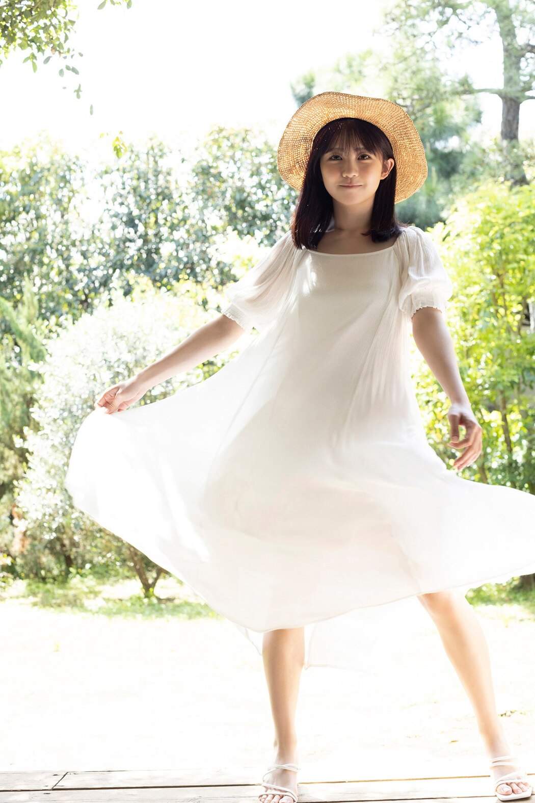 FLASH Photobook 2023-06-20 Tsumugi Hashimoto 橋本つむぎ – The Best In Osaka Is The Best In Japan