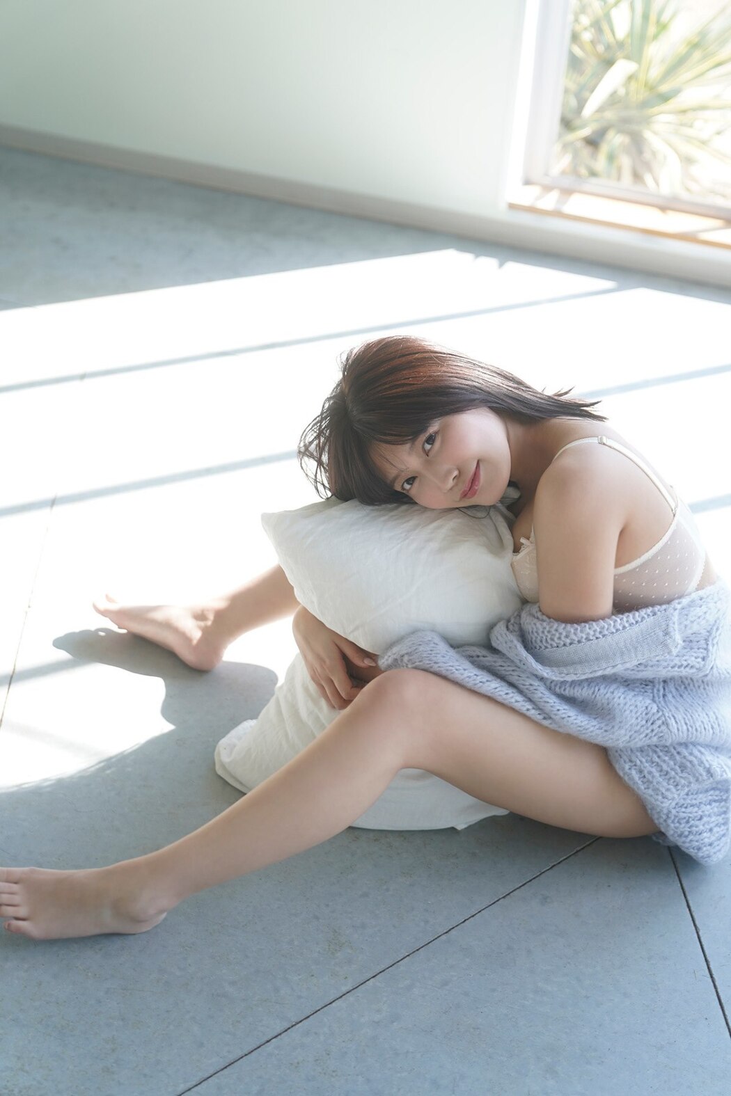FLASH Photobook Reona Matsushita 松下玲緒菜 – Journey With Bare Skin