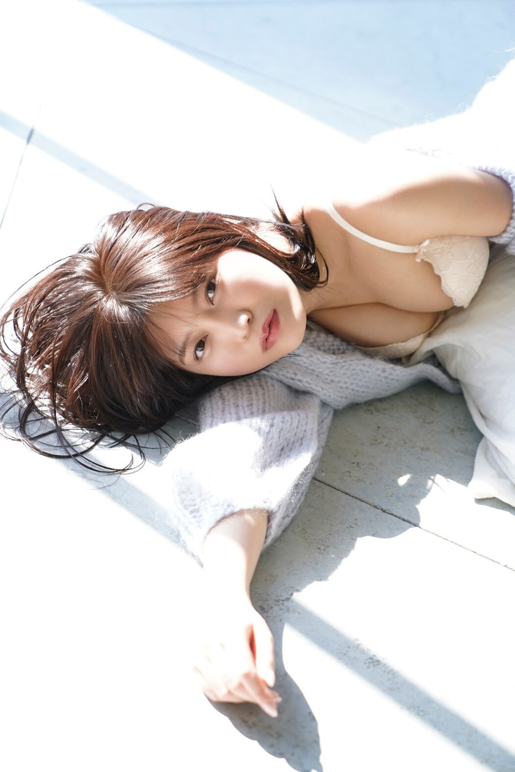 FLASH Photobook Reona Matsushita 松下玲緒菜 – Journey With Bare Skin