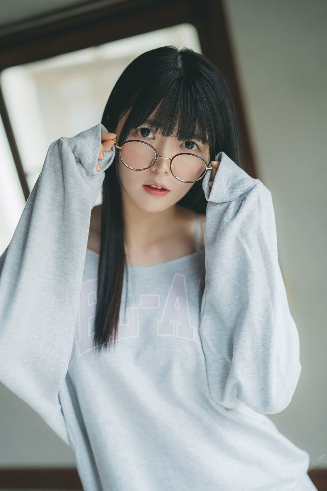 Photobook FLASHデジタル写真集 小野寺梓 夢の続きへ