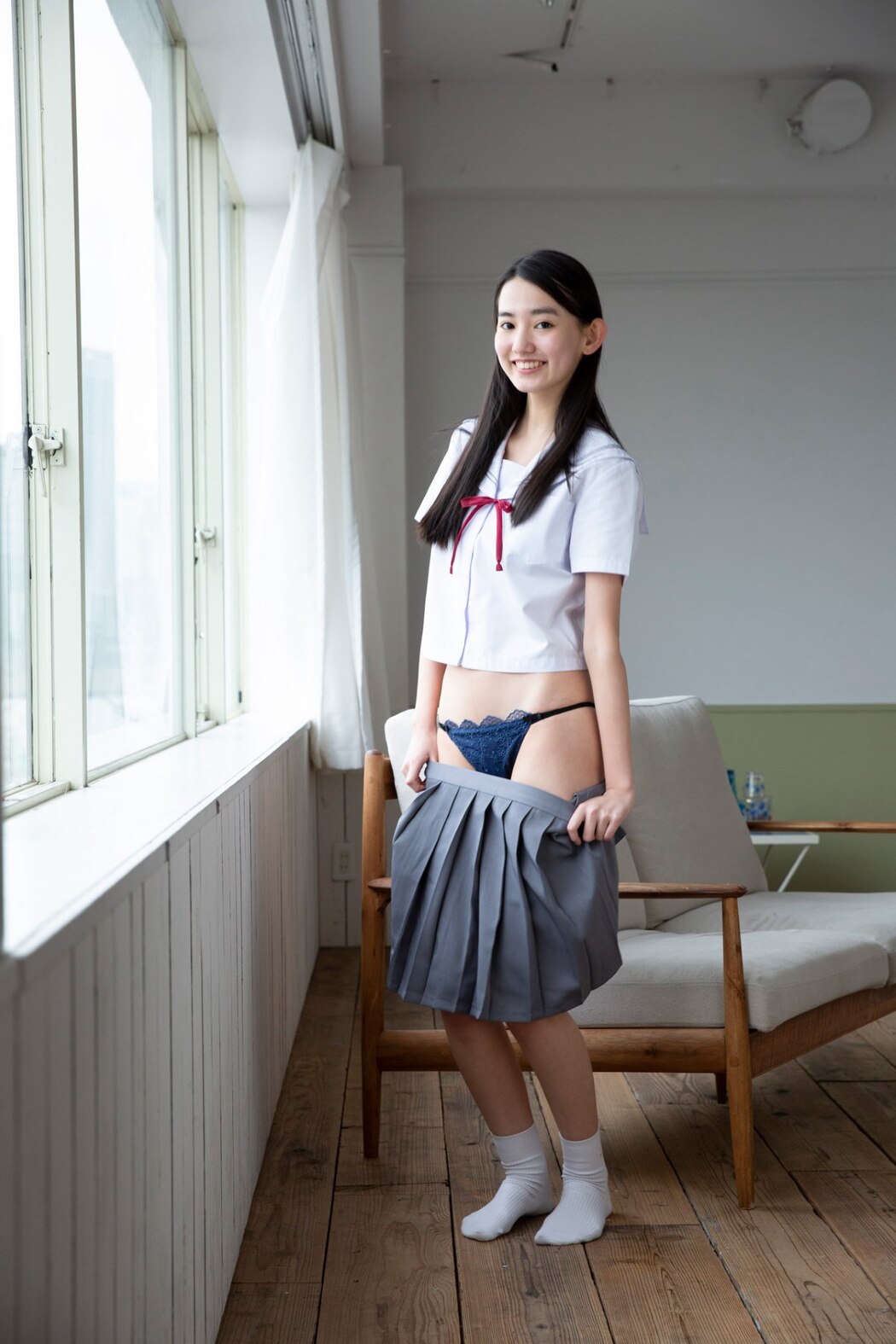 FLASH Photobook Rena Kuroki 黒木麗奈 – The Last Uniform
