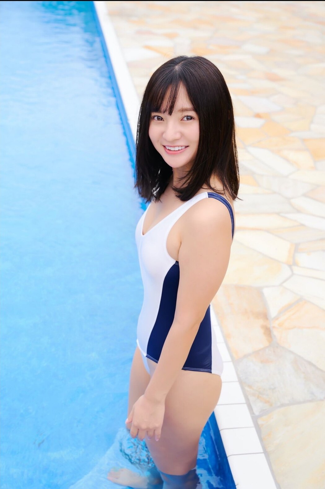 Photobook Ayana Nishinaga 西永彩奈 – Mode Flash Of Love A