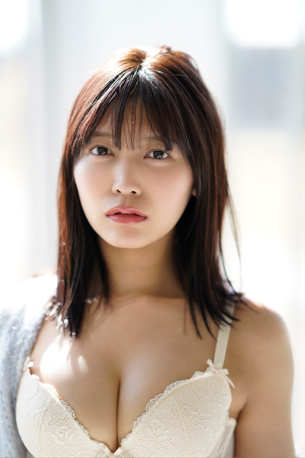 FLASH Photobook Reona Matsushita 松下玲緒菜 – Journey With Bare Skin
